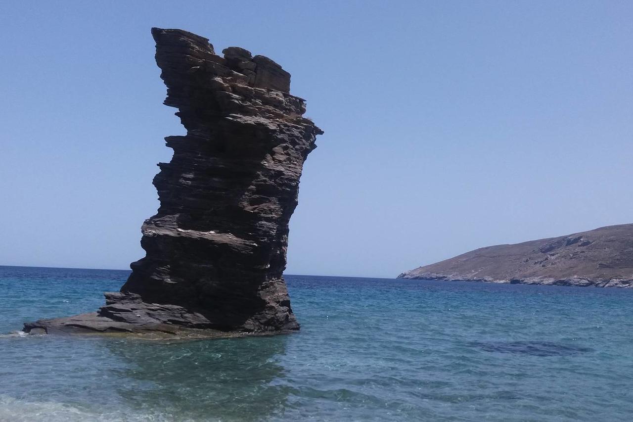 "Aura" Apt In Stone Tower 1690 • Andros Aidonia  Εξωτερικό φωτογραφία